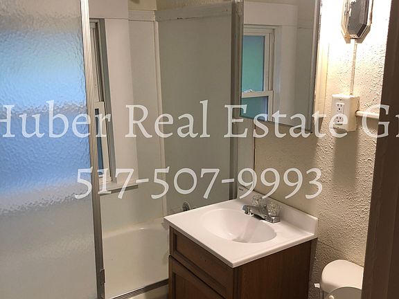 2nd image of 1443.5 Roselawn Ave #1443.5