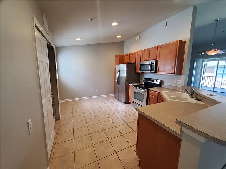 2215 Kings Palace Dr — Photo 4