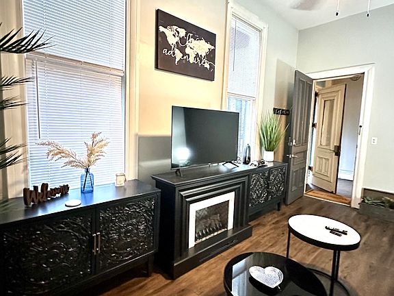 3rd image of 901 SE 6th St APT B