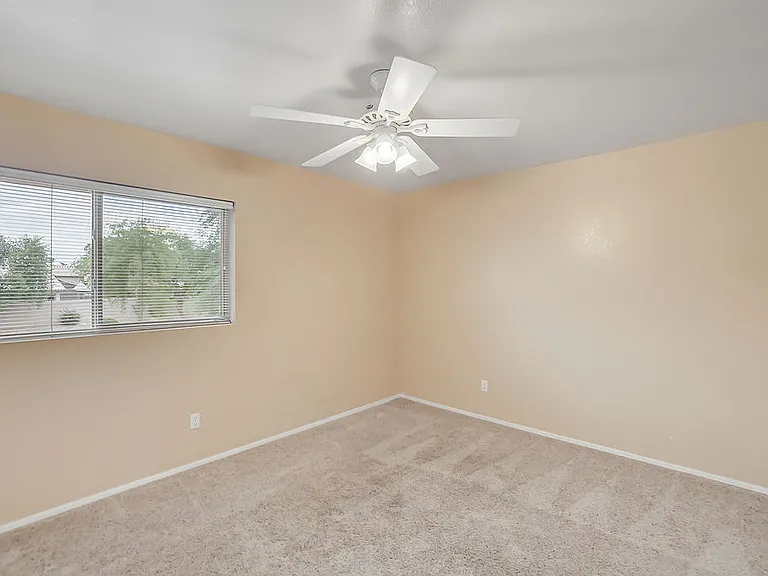 1380 N Concord Ave — Photo 15