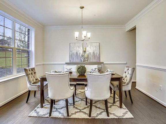 Lexington II Dining Room