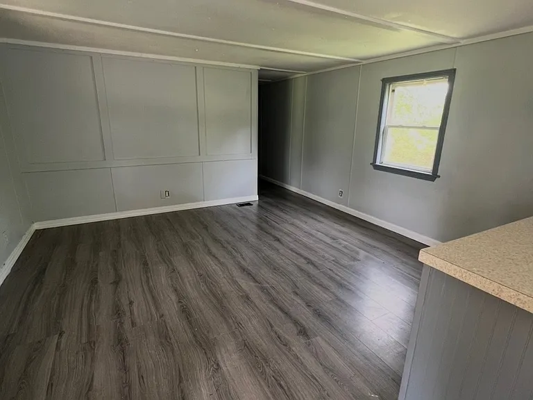 365 Wonderland Rd — Photo 5