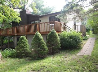 228 Candlewick Dr SE, Poplar Grove, IL 61065