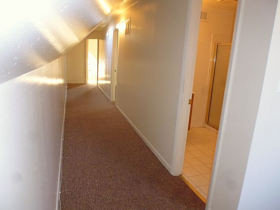 2nd image of 1020 W Wellington Ave