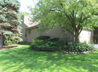 W132N8132 Danell Dr, Menomonee Falls, WI 53051