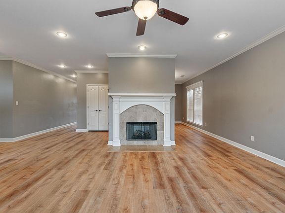3rd image of 28 Glasgow Ct