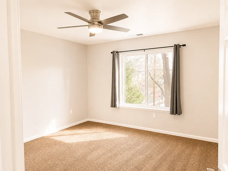 Midtown Flats - Duplex — Photo 25