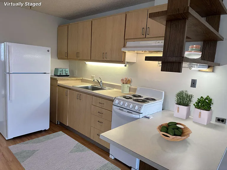 48 Maluniu Ave #1 — Photo 3