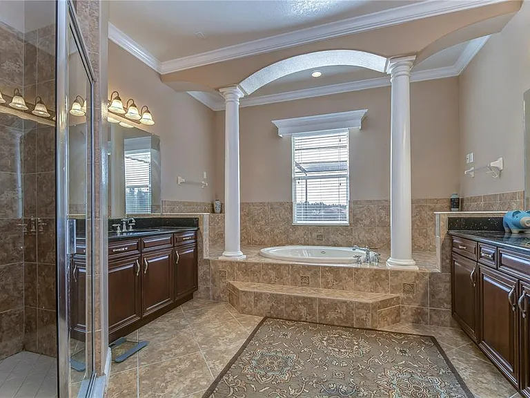 10602 Cayman Isle Ct — Photo 31