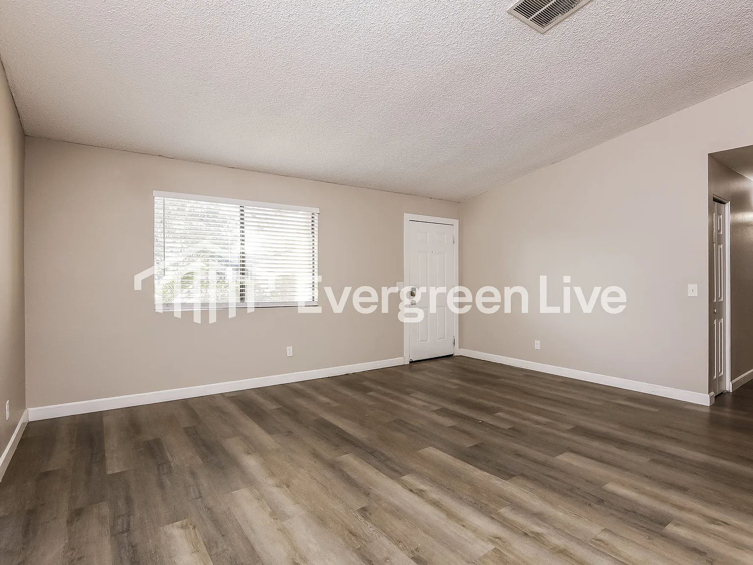 4 bed, 2.0 bath, 1584 sqft, $1,845 — Photo 4