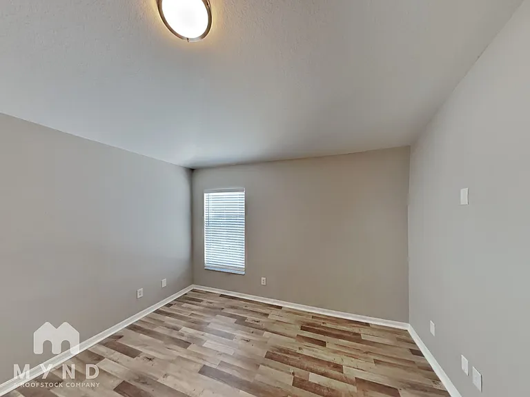 8131 Canterbury Lake Blvd — Photo 19