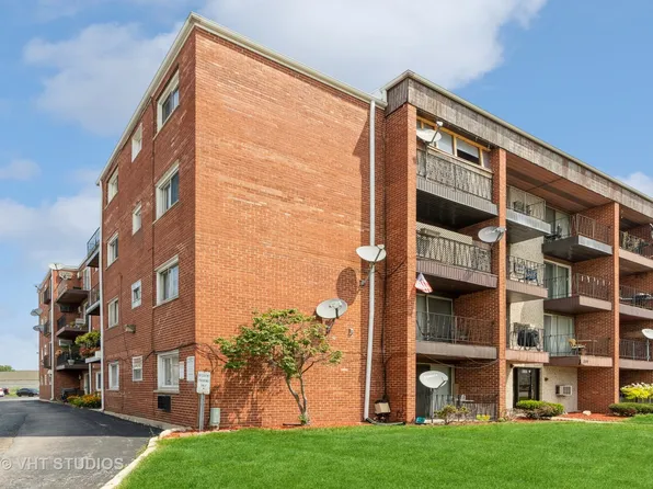 8100 W 87th St APT 4J, Hickory Hills, IL 60457