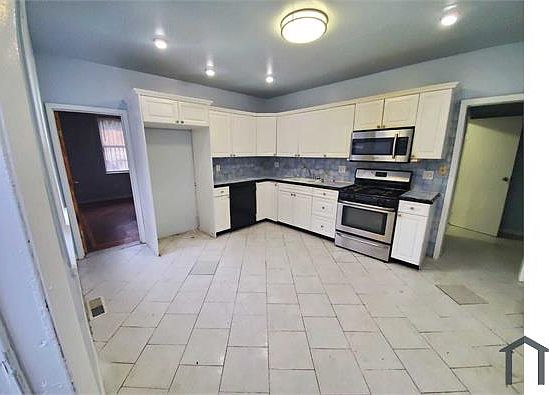 1st image of 65 Highland Ave Floor 1