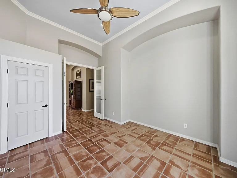 2129 W Legends Way — Photo 23