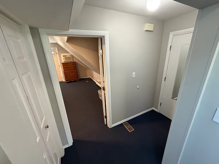 685 Washington St — Photo 5
