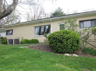 185 Glenwood Rd, Wheeling, WV 26003