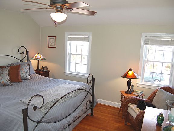 5th image of 2238 N Columbus St