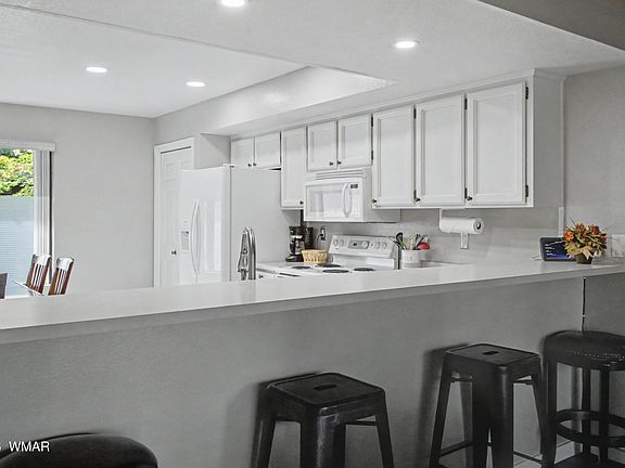 3rd image of 2553 Mustang Cir #5
