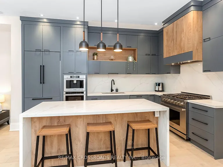 10 Hamstead Ave — Photo 8
