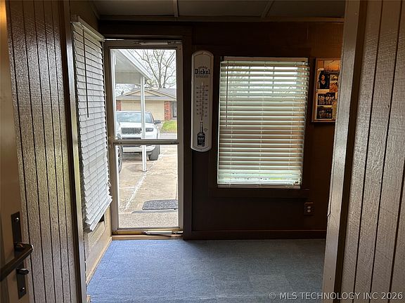 3rd image of 2408 Sarah Ln