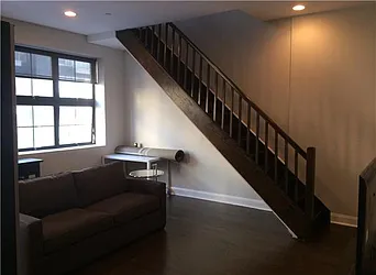 Rented by R New York