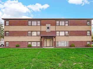 9641 S Pulaski Rd APT 2E, Evergreen Park, IL 60805