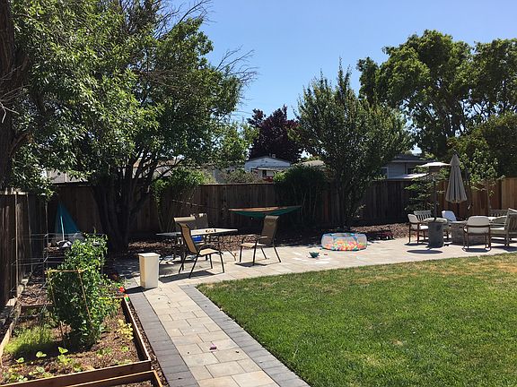 3rd image of 848 E California Ave