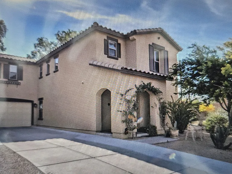 21147 E Avenida del Valle