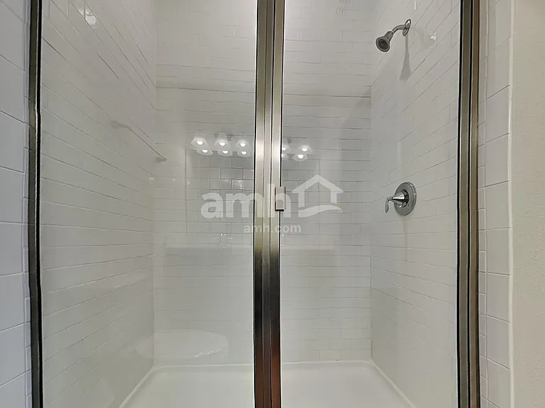 1028 Walden Pond Dr — Photo 11