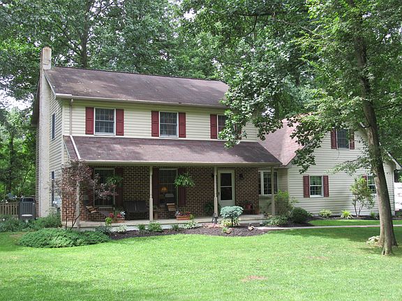2nd image of 101 Amys Ln