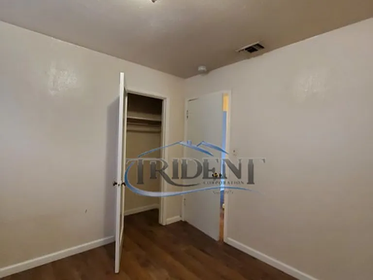 2127 Sicard St — Photo 3