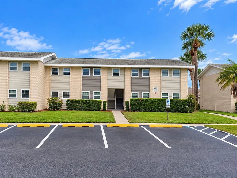 833 Sky Lake Cir #A