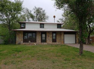 424 W 2nd St, Udall, KS 67146