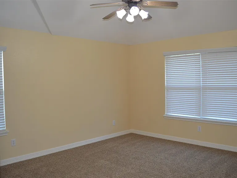 6210 Marble Hollow Ln — Photo 36