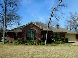 4308 Warwick Ln, Bryan, TX 77802
