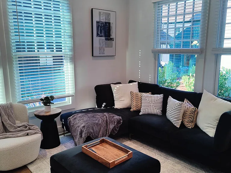 255 Kelmscott Ln — Photo 10
