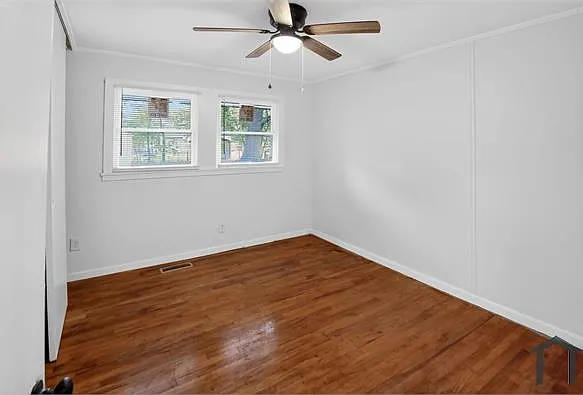 1929 W Oakland Ave — Photo 15