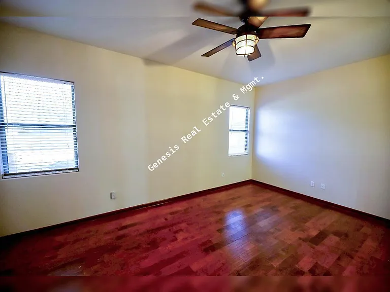 770 W Grantham St — Photo 25