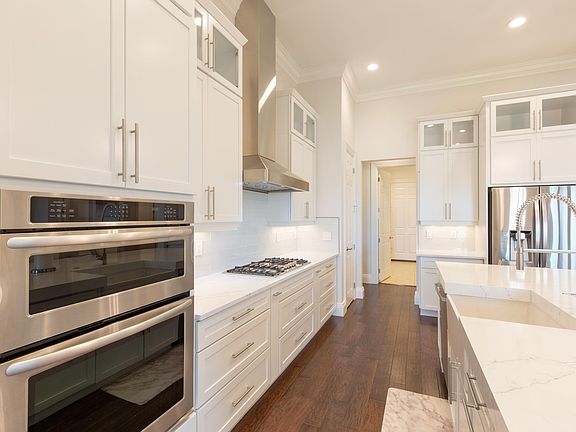 3rd image of 4650 Siena Cir