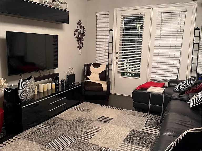 2299 Lone Star Dr #324 — Photo 2