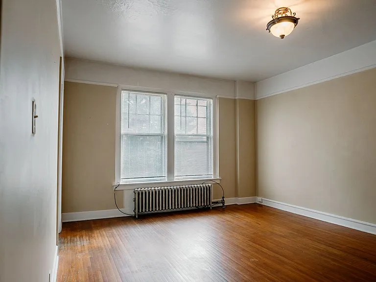 Dearborn Apartments — Photo 4