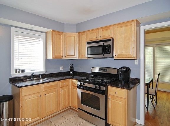 3rd image of 5011 S Leamington Ave