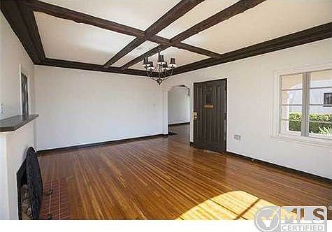 3rd image of 2421 32nd St