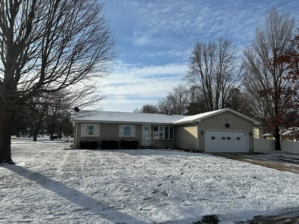 919 Robert Webb Dr, Monticello, IL 61856