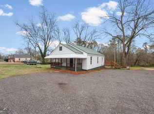 802 E McIntosh Rd, Griffin, GA 30223