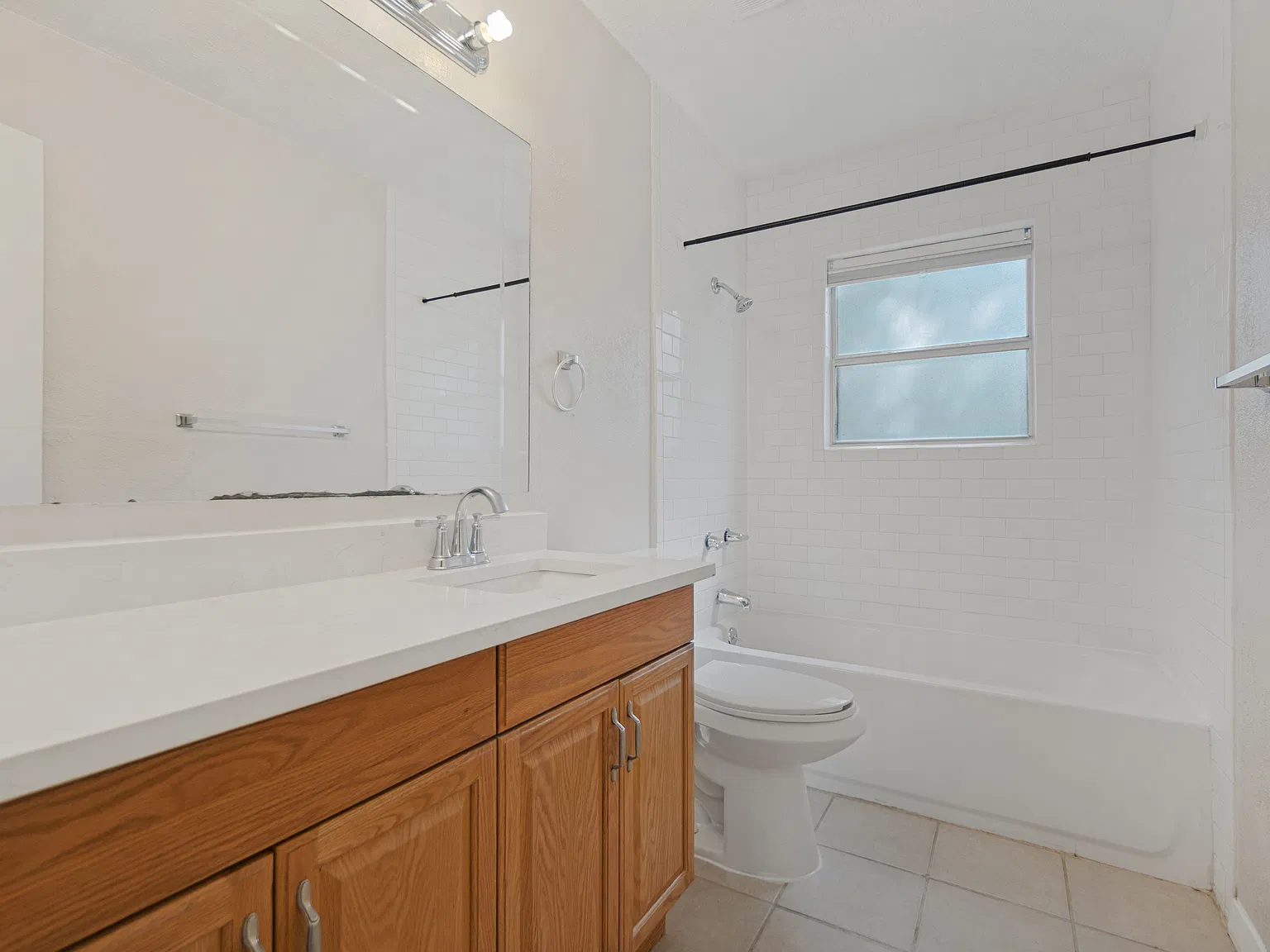 2 bed, 1077 sqft, $1,800 — Photo 3