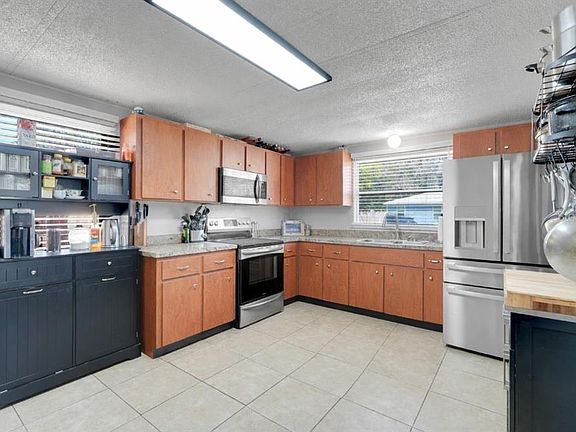 4th image of 1009 E HAZZARD AVENUE
