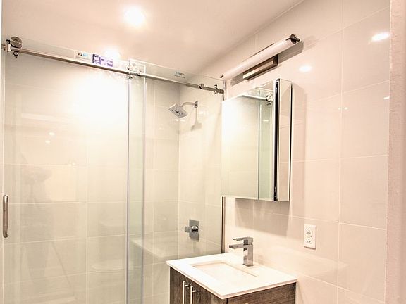 4th image of 4128 45th St APT 3A