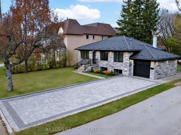 44 Transwell Ave, Toronto, ON M2R 2J8