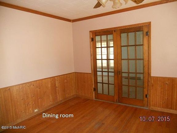 3rd image of 1465 Montgomery Ave